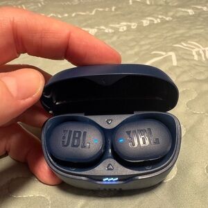 JBL tune buds